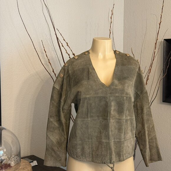 Aymo Italian Leather Patchwork Designed Long Sleeved V-Neck TOP - Picture 3 of 9